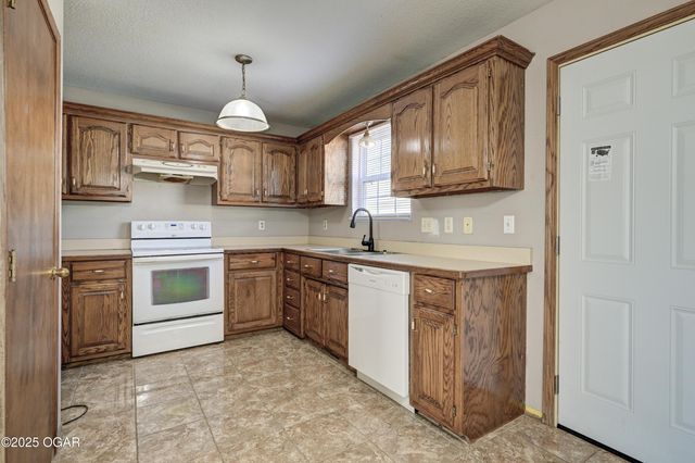 203 N Adams Avenue, Joplin, MO 64801