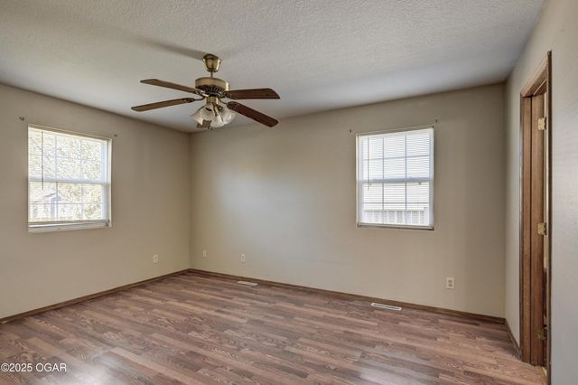 203 N Adams Avenue, Joplin, MO 64801