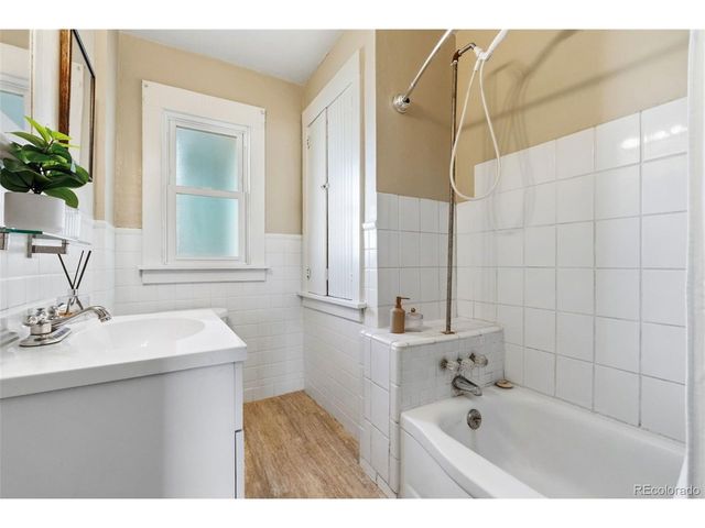 1568 Clinton St, Aurora, CO 80010