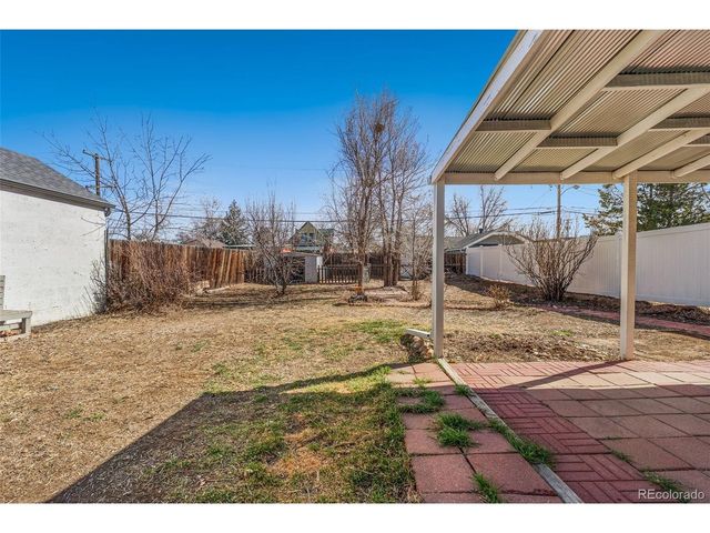 1568 Clinton St, Aurora, CO 80010