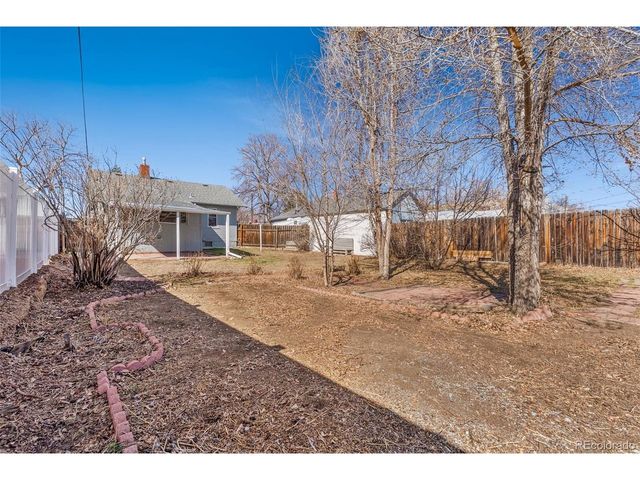 1568 Clinton St, Aurora, CO 80010
