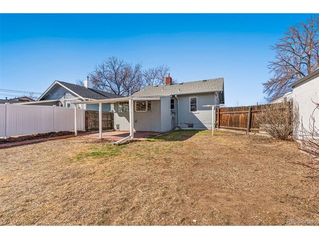 1568 Clinton St, Aurora, CO 80010