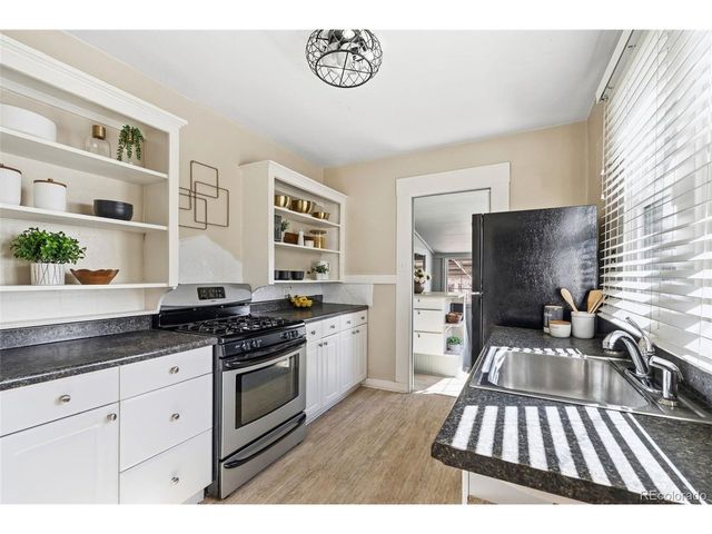 1568 Clinton St, Aurora, CO 80010