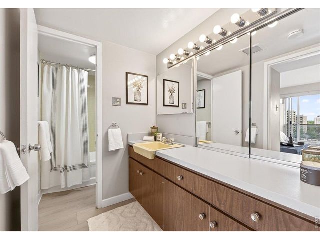 888 N Logan St 10D, Denver, CO 80203