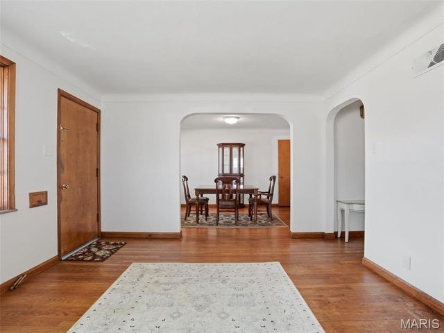 3631 Park Crest Drive, St Louis, MO 63125
