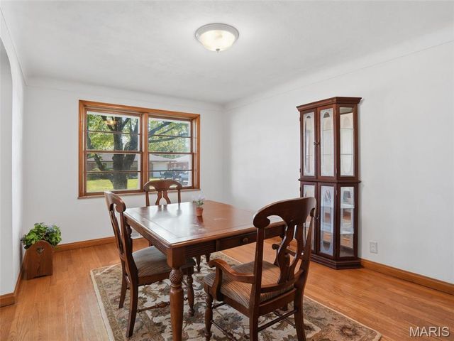 3631 Park Crest Drive, St Louis, MO 63125