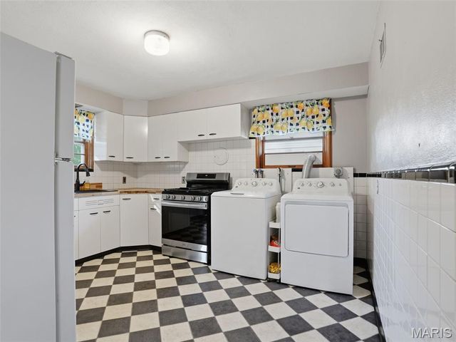 3631 Park Crest Drive, St Louis, MO 63125