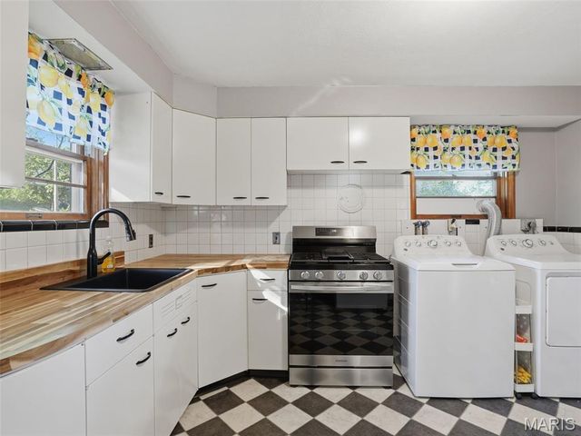 3631 Park Crest Drive, St Louis, MO 63125