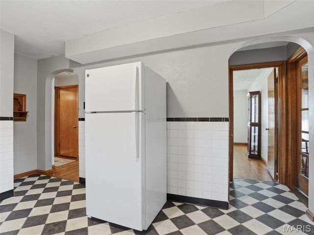 3631 Park Crest Drive, St Louis, MO 63125