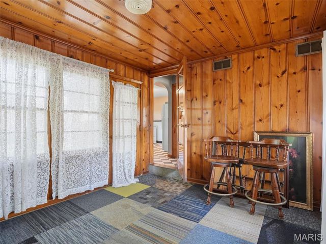 3631 Park Crest Drive, St Louis, MO 63125