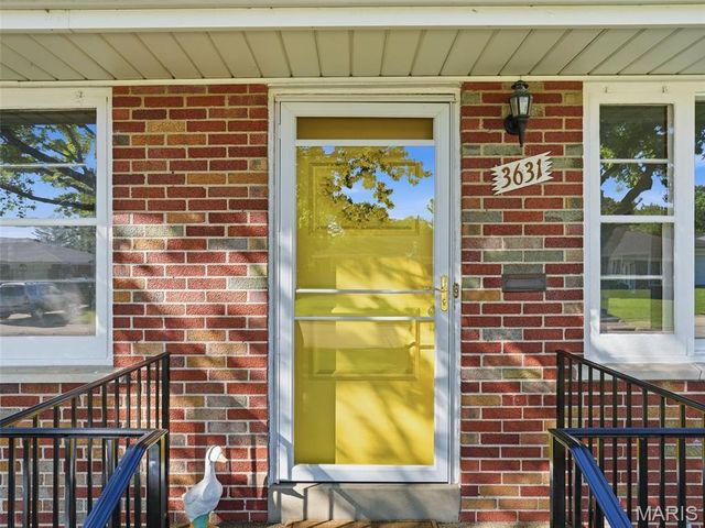 3631 Park Crest Drive, St Louis, MO 63125