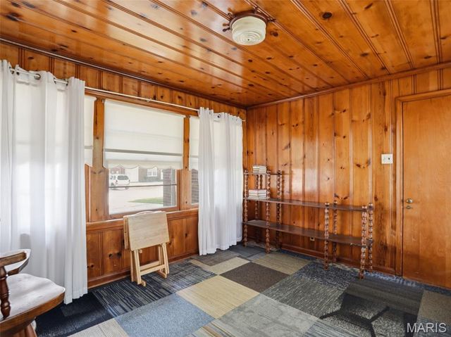 3631 Park Crest Drive, St Louis, MO 63125