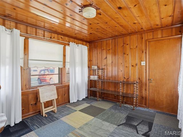 3631 Park Crest Drive, St Louis, MO 63125