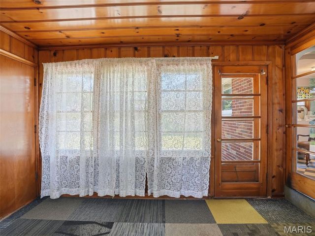 3631 Park Crest Drive, St Louis, MO 63125