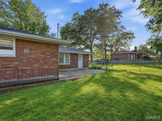 3631 Park Crest Drive, St Louis, MO 63125