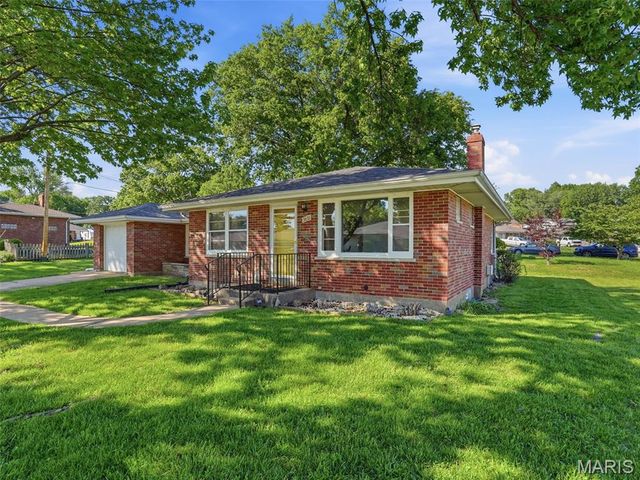 3631 Park Crest Drive, St Louis, MO 63125