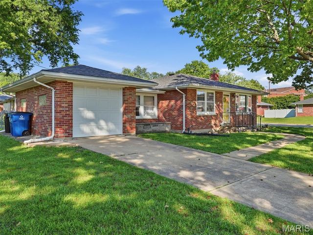 3631 Park Crest Drive, St Louis, MO 63125