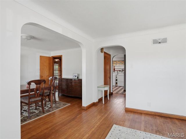 3631 Park Crest Drive, St Louis, MO 63125