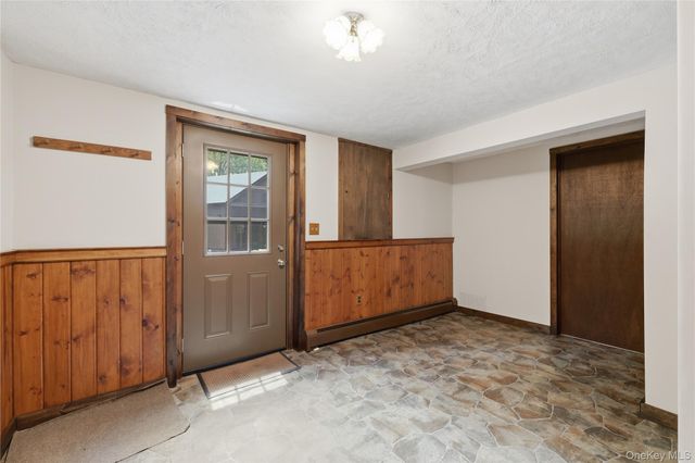 2 Linder Drive, New Paltz, NY 12561