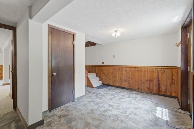 2 Linder Drive, New Paltz, NY 12561