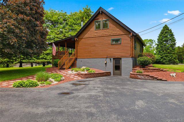 2 Linder Drive, New Paltz, NY 12561