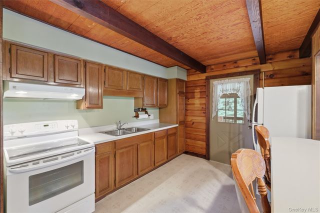 2 Linder Drive, New Paltz, NY 12561