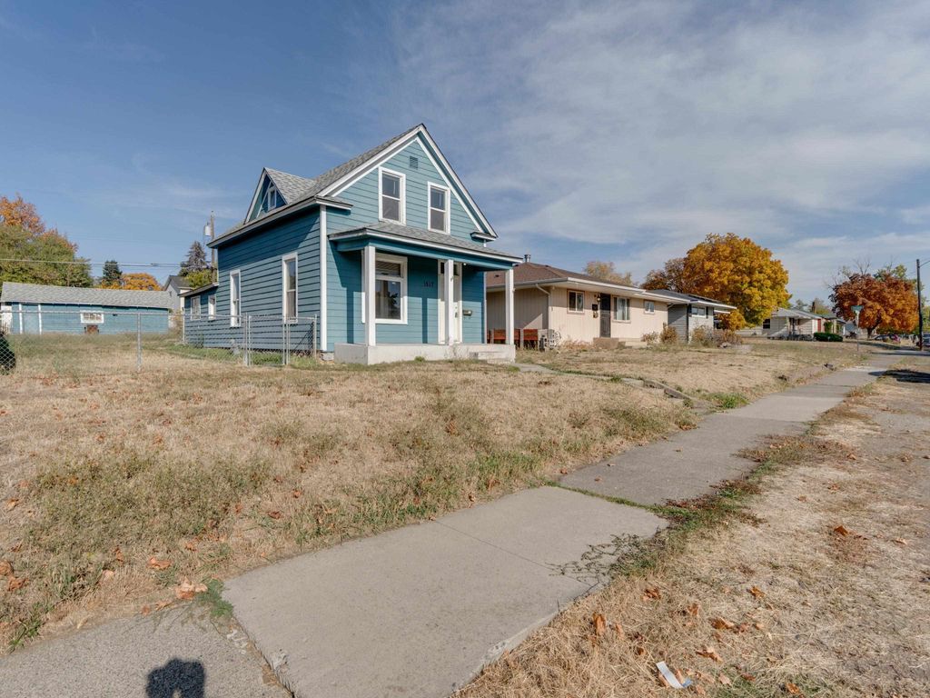 1517 E Bridgeport Ave, Spokane, WA 99207 photo 2