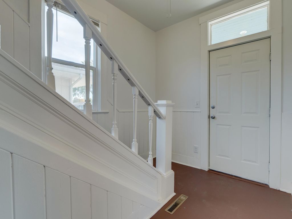 1517 E Bridgeport Ave, Spokane, WA 99207 photo 5