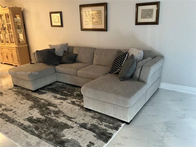 400 Leslie Dr 207, Hallandale Beach, FL 33009