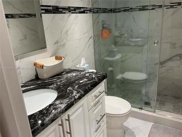 400 Leslie Dr 207, Hallandale Beach, FL 33009