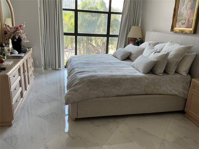 400 Leslie Dr 207, Hallandale Beach, FL 33009