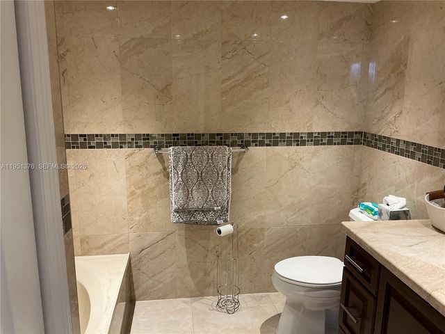 400 Leslie Dr 207, Hallandale Beach, FL 33009