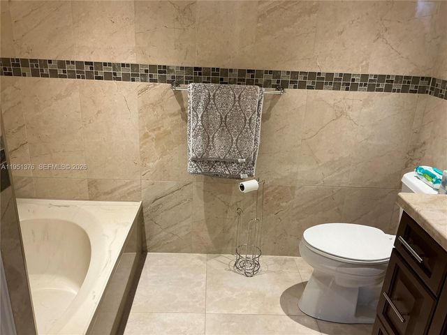 400 Leslie Dr 207, Hallandale Beach, FL 33009