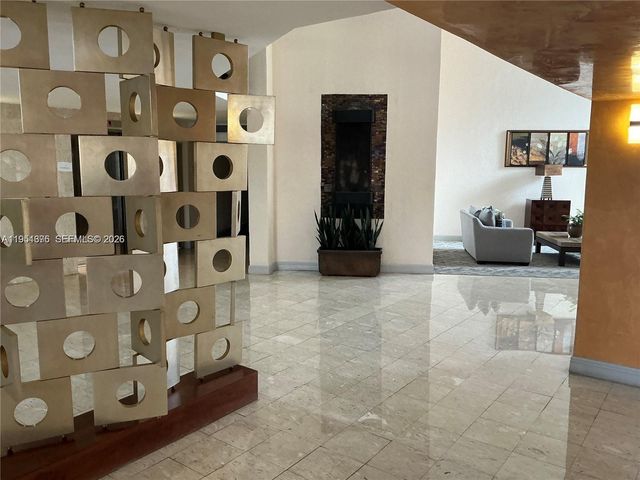 400 Leslie Dr 207, Hallandale Beach, FL 33009