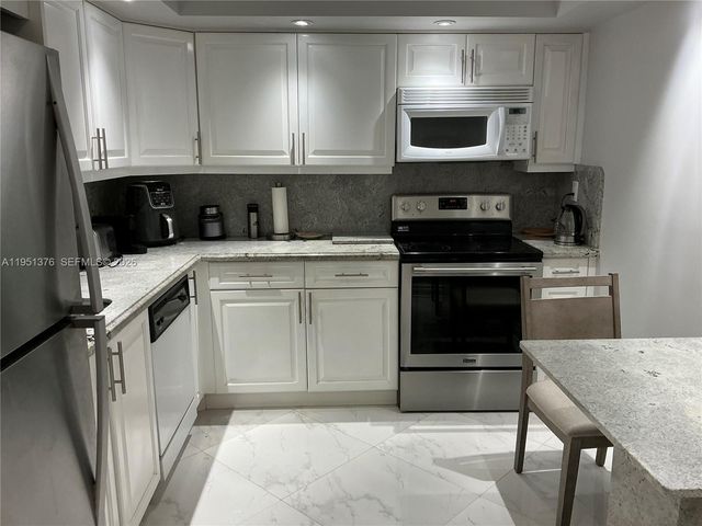 400 Leslie Dr 207, Hallandale Beach, FL 33009