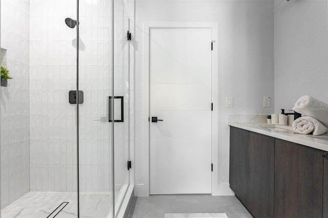 2512 W CHESTNUT STREET, Tampa, FL 33607