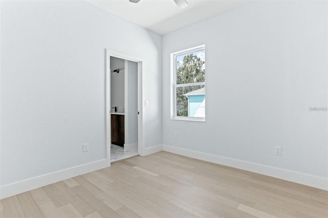 2512 W CHESTNUT STREET, Tampa, FL 33607