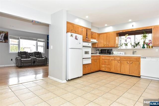 220-222 8th Street, Fairview, NJ 07022