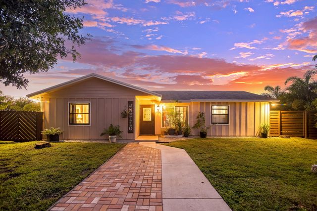 5187 2nd Road, Lake Worth, FL 33467