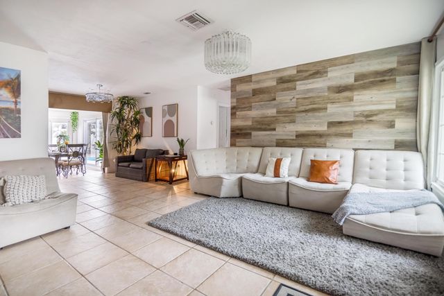 5187 2nd Road, Lake Worth, FL 33467