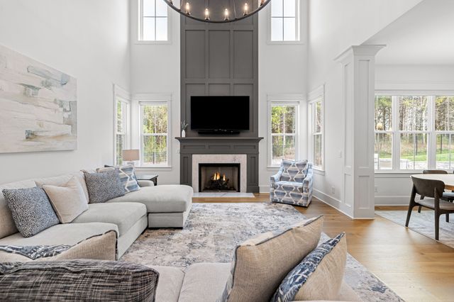 1016 Sinatra Dr, Nolensville, TN 37135