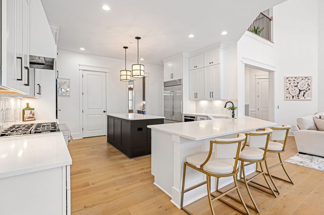 1016 Sinatra Dr, Nolensville, TN 37135