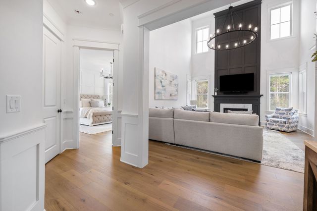 1016 Sinatra Dr, Nolensville, TN 37135