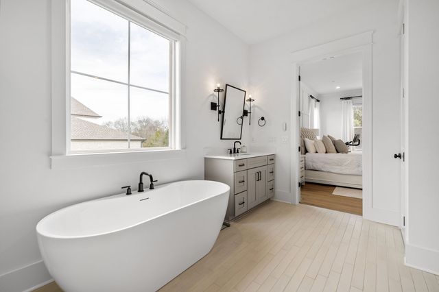 1016 Sinatra Dr, Nolensville, TN 37135