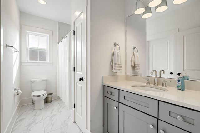 1016 Sinatra Dr, Nolensville, TN 37135