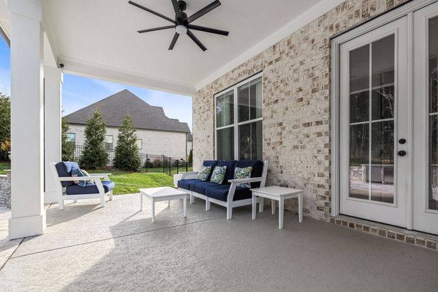 1016 Sinatra Dr, Nolensville, TN 37135