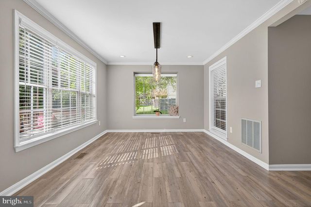 43793 STONEBRIDGE DR, Ashburn, VA 20147