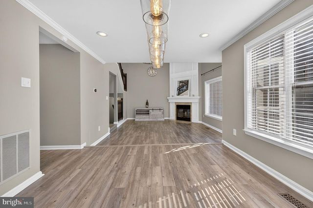 43793 STONEBRIDGE DR, Ashburn, VA 20147