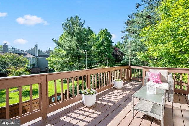 43793 STONEBRIDGE DR, Ashburn, VA 20147