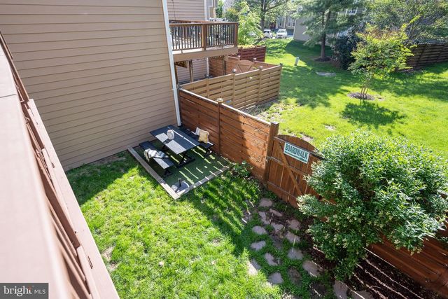 43793 STONEBRIDGE DR, Ashburn, VA 20147